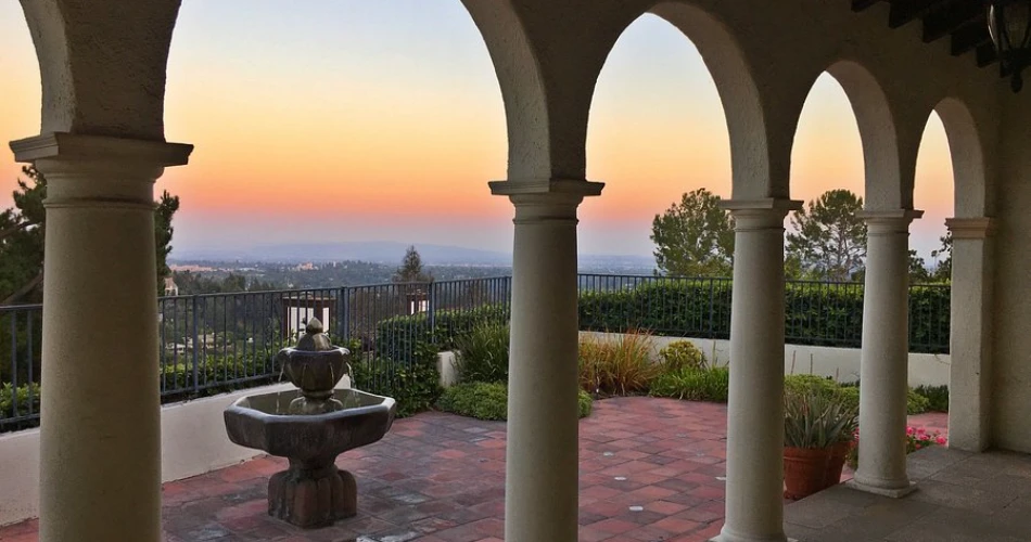 Los 10 Mejores Hoteles de Lujo Cerca de Caltech – Donde la Clase Se Encuentra con el Confort